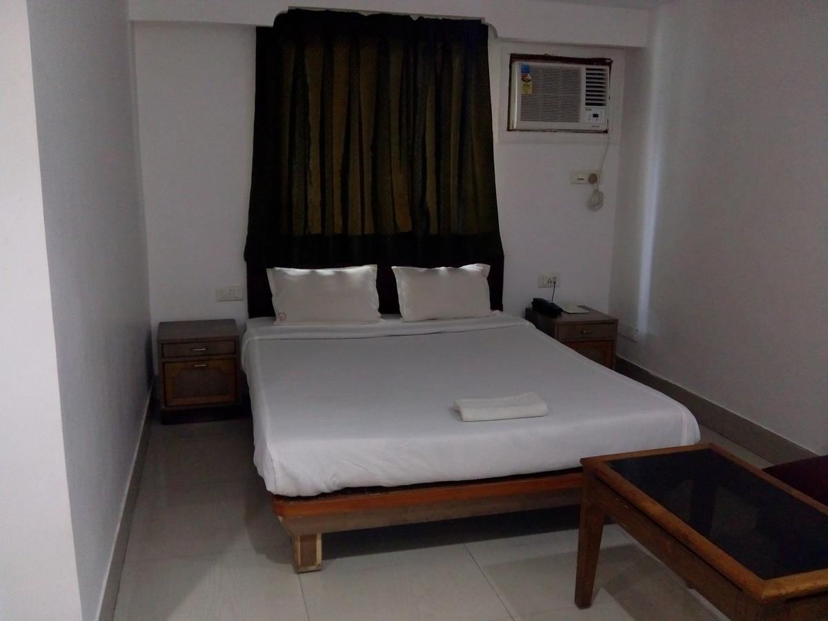 Hotel Rodali Residency Guwahati Exteriör bild