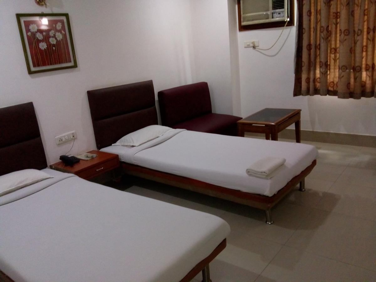 Hotel Rodali Residency Guwahati Exteriör bild