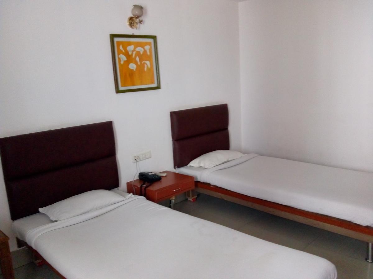 Hotel Rodali Residency Guwahati Exteriör bild