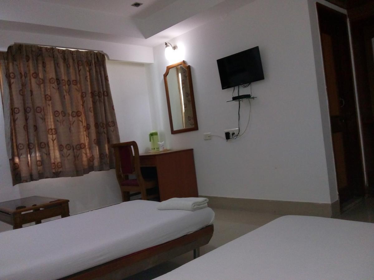 Hotel Rodali Residency Guwahati Exteriör bild