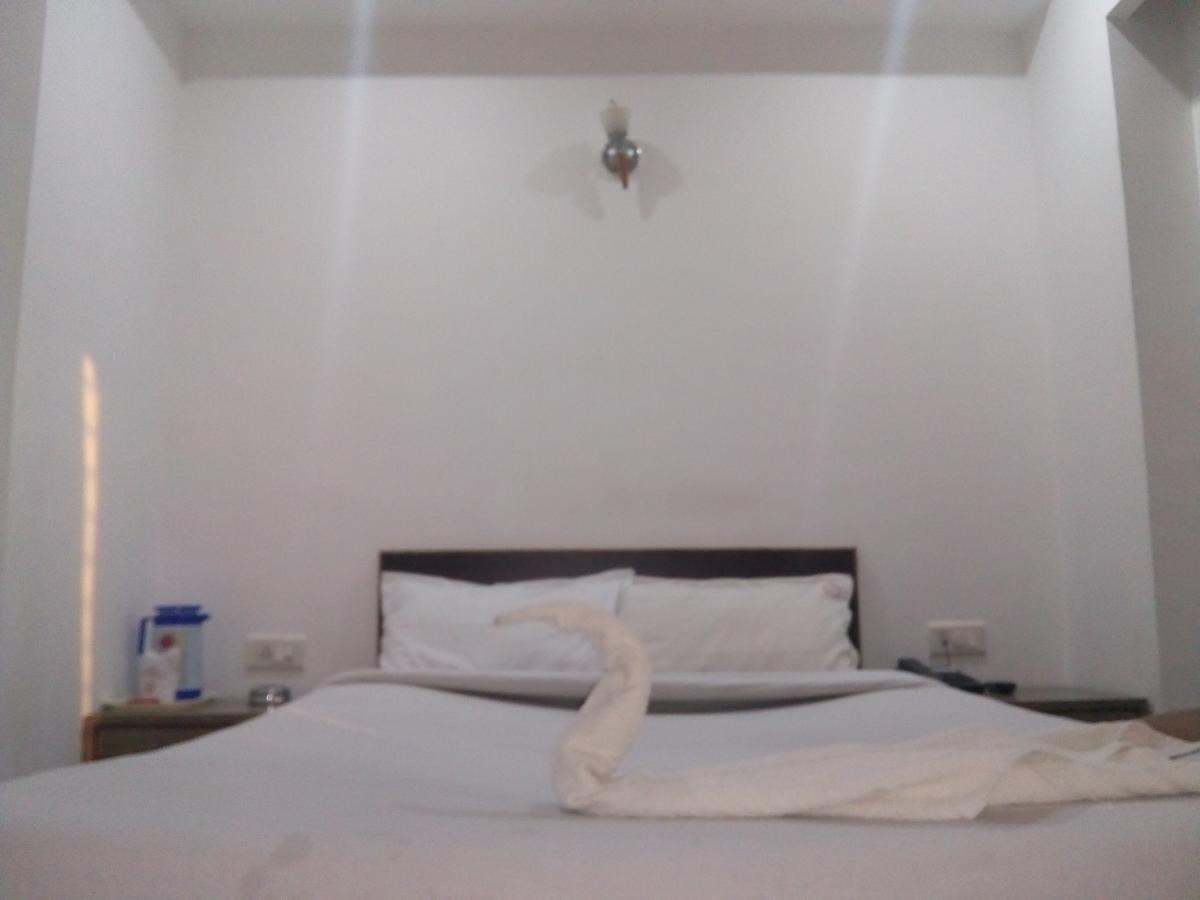 Hotel Rodali Residency Guwahati Exteriör bild