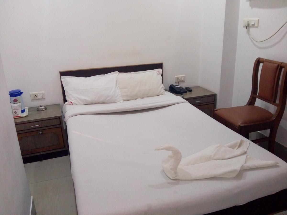 Hotel Rodali Residency Guwahati Exteriör bild