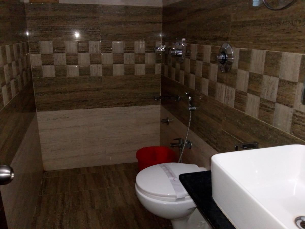 Hotel Rodali Residency Guwahati Exteriör bild