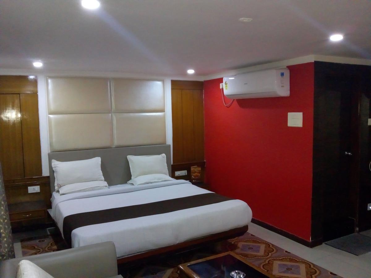 Hotel Rodali Residency Guwahati Exteriör bild