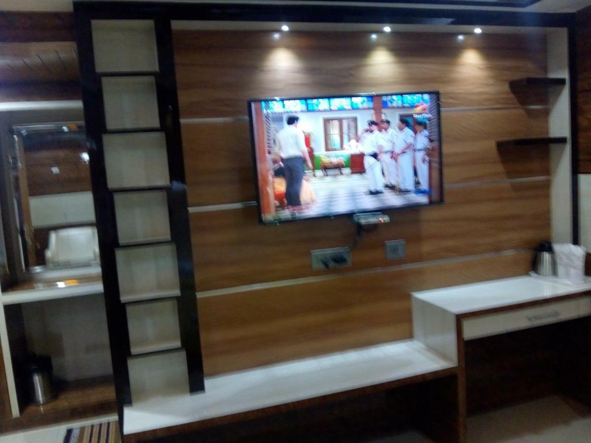 Hotel Rodali Residency Guwahati Exteriör bild